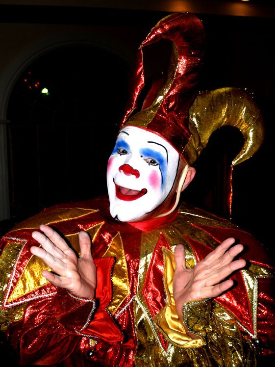 Mardi Gras entertainment, Jester Juggler Stilt Walker for Mardi Gras party NJ, stilt walking, balloon scuptures, makeup artist, face painting, juggling, strolling magic                  (click on photo for more Stilt Walkers & Jugglers)